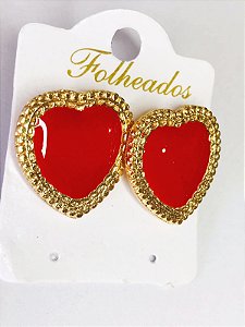 BRINCO CORAÇÃO ESMALTADO VERMELHO EM METAL  DOURADO