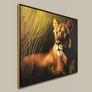 Quadro Majestade Leoa c/ moldura flutuante