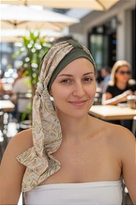 Turbante Aatma Verde Liso UV 50+ com Lenço Jardim Suave