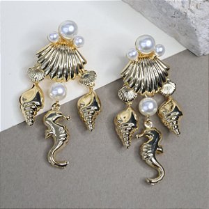 BRINCO DE CONCHA E CAVALO MARINHO