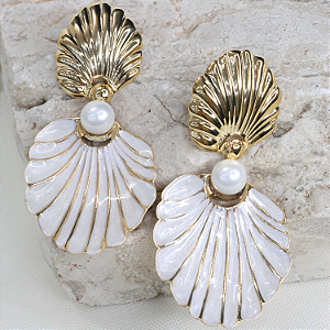 BRINCO CONCHA ESMALTADA C/ PÉROLA