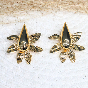 BRINCO GOTA SOBREPOSTA EM FOLHA