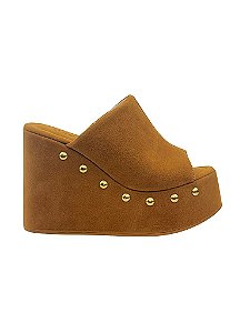 Leona - Tamanco Feminino Plataforma Camurça Tira em Gáspea Solado Alto com Tachas Ouro Mostarda