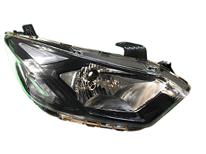 Farol  Diant. LD Chevrolet Onix (Detalhe)