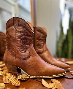BOTA TEXANA CAMEL COM DETALHER VIRA VOLTA