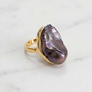 Anel Dourado com Pérola Barroca Natural