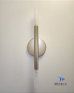 ARANDELA DUPLA TUBO RETO 45X12X7CM COM PONTEIRAS ABS - METAL S ILUMINAÇÃO REF: MS/300-AR2 COR: DOURADO