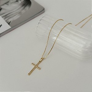 Colar pingente Cruz em zircônias