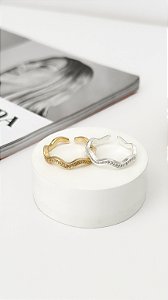Anel zig zag com zircônias regulável