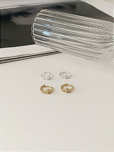 Mini argola de coração com zircônia