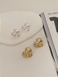 Brinco de coração orgânico liso