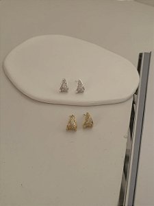 Brinco estilo V em zircônia