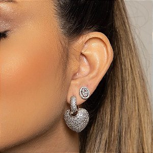 Brinco argola de coração banho em rodio branco