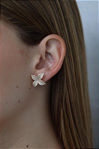 Brinco camelia flor cravejado banho ouro 18k