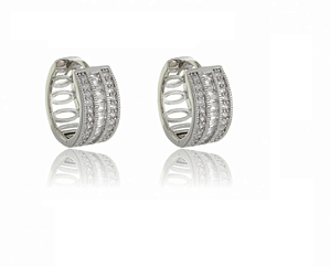 Brinco argola cravejada banho rodio branco