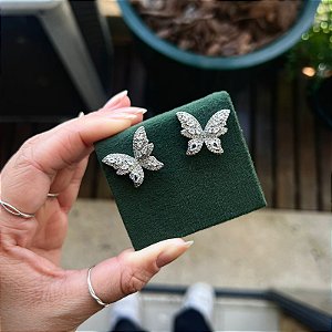 Brinco borboleta cravejado zirconia banho rodio branco