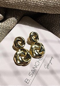 Brinco liso organico banho ouro 18k