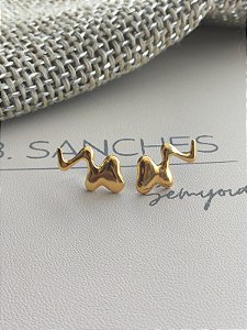 Brinco organico liso banho ouro 18k