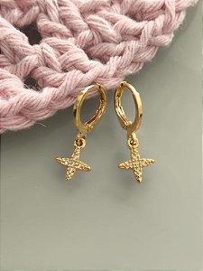 Brinco argola cravejado banho ouro 18k