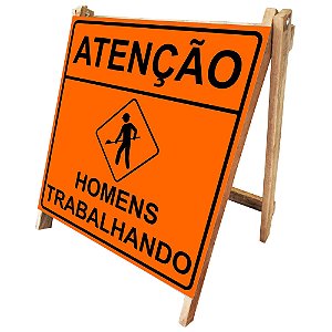 Cavalete de madeira atenção homens trabalhando