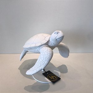 ESCULTURA TARTARUGA BRANCA EM POLIRESINA COM SUPORTE.