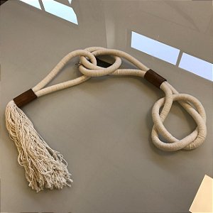 COLAR DE MESA CORDA E BARBANTE DETALHE MADEIRA