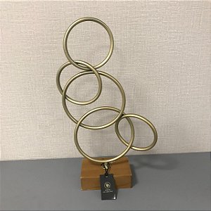 ESCULTURA ARCOS DE METAL DOURADO COM BASE DE MADEIRA