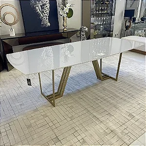 MESA ALBANY 8 LUGARES BASE EM METAL TAMPO EM VIDRO LACA