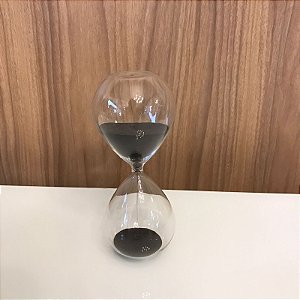 AMPULHETA EM VIDRO COM AREIA PRETA  30 MINUTOS