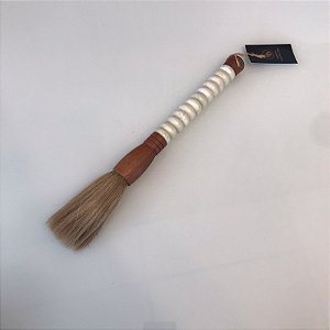 PINCEL DECORATIVO EM JADE BRANCA E MADEIRA