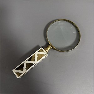 LUPA DE METAL COM CABO EM RESINA 17cm