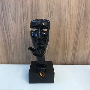 ESCULTURA MASCARA BEIJO PRETO BRILHO EM FIBRA 45X18CM