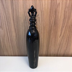 ESCULTURA GARRAFA PINO FLOR DE LIZ EM RESINA PRETO BRILHO MEDIO