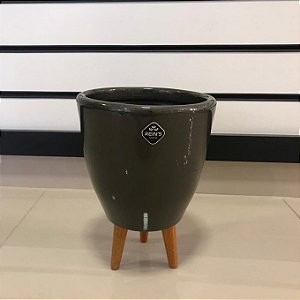 VASO DE FIBRA MARROM COM PEZINHO EM MADEIRA