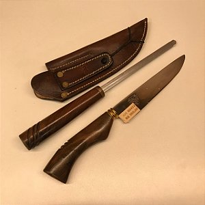 CONJUNTO FACA , AMOLADOR E BAINHA DE COURO