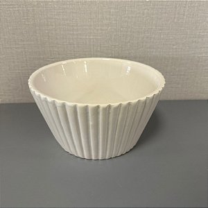 CACHEPOT DE CERAMICA BRANCO LISTRAS