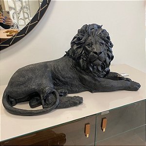 ESCULTURA LEÃO  DEITADO EM RESINA