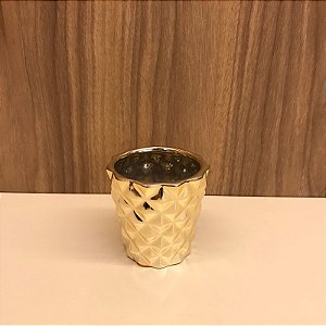 MINI CACHEPOT DOURADO COM DETALHES DE TRIÂNGULO