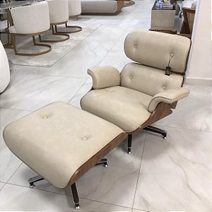 COJUNTO POLTRONA E PUFF CHARLES EAMES  COURO NUDE E MADEIRA
