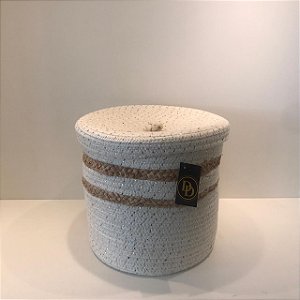 CESTO COM TAMPA BRANCO COM DETALHE EM SEAGRASS 30X30CM