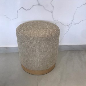 PUFF EM TECIDO BOUCLE E MADEIRA BEGE 40X40CM
