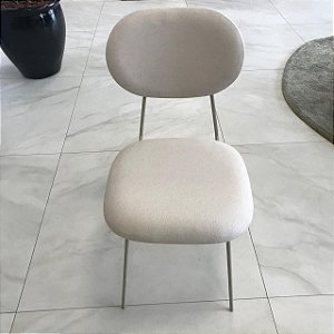 CADEIRA RUBIA COM O TECIDO EM LINHO E METAL CHAMPAGNE 87X46X61CM