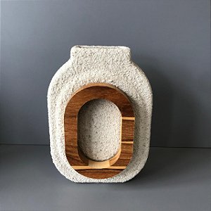 VASO DE CERAMICA SPACE AREIA COM APLIQUE EM MADEIRA MEDIO 25CM