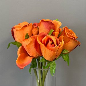 BUQUE COM 8 HASTES DE MINI ROSAS COR LARANJA OCRE