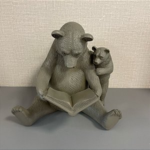 ESCULTURA URSO MÃE E FILHO EM RESINA 24X27X23CM