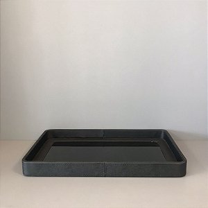 BANDEJA EM MDF COM REVESTIMENTO EM PU PRETO PEQUENA