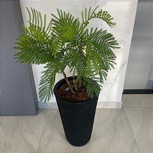 ARRANJO DE CHÃO PALMEIRA COM VASO DE PLÁSTICO PRETO 1,20M