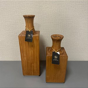 VASO GARRAFA QUADRADA EM MADEIRA G 41cm M 31cm