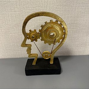 ESCULTURA CABEÇA MECANICA DOURADA EM RESINA 26CM