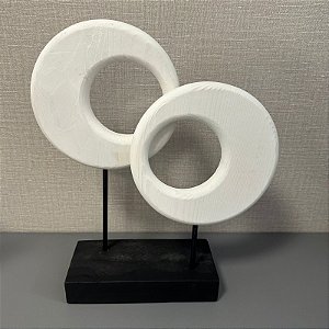 ESCULTURA ARCOS DUPLOS EM MADEIRA BRANCA COM BASE PRETA 35CM